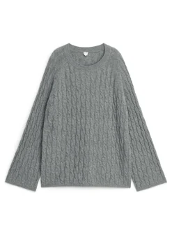 Cashmere-Wool Cable-Knit Jumper