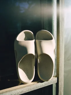 Crocs Mellow Recovery Slides
