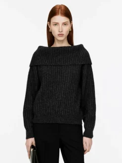 Off-Shoulder Rib Jumper