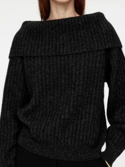 Off-Shoulder Rib Jumper