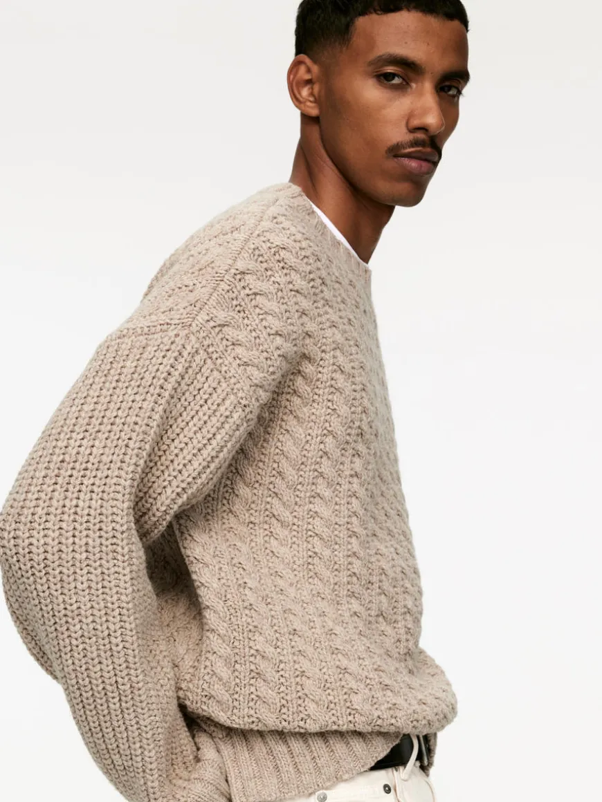 Relaxed Cable-Knit Jumper