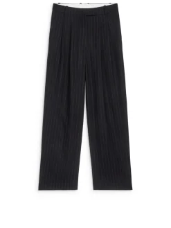 Relaxed Pleat Trousers