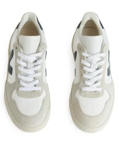 Veja V-10 Trainers